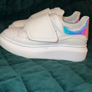 Kids white and metallic Alexander McQueen Velcro sneakers